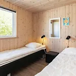 5 Star Holiday Home In Vaeggerlose