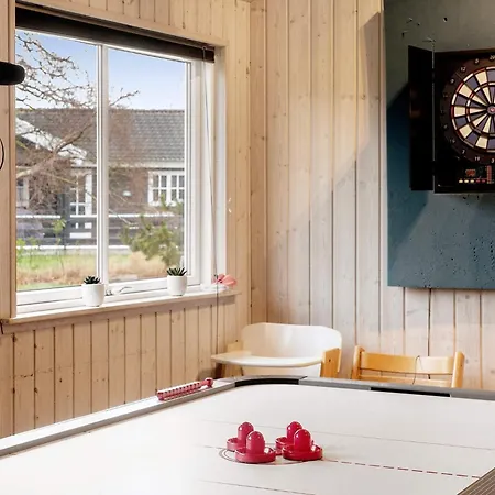 5 Star Holiday Home In Vaeggerlose * Bøtø By