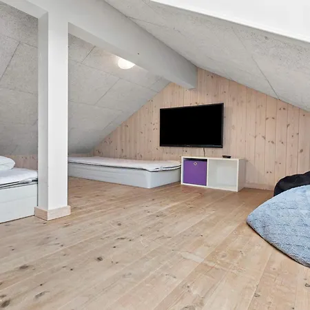 Holiday home 5 Star In Vaeggerlose Boto By